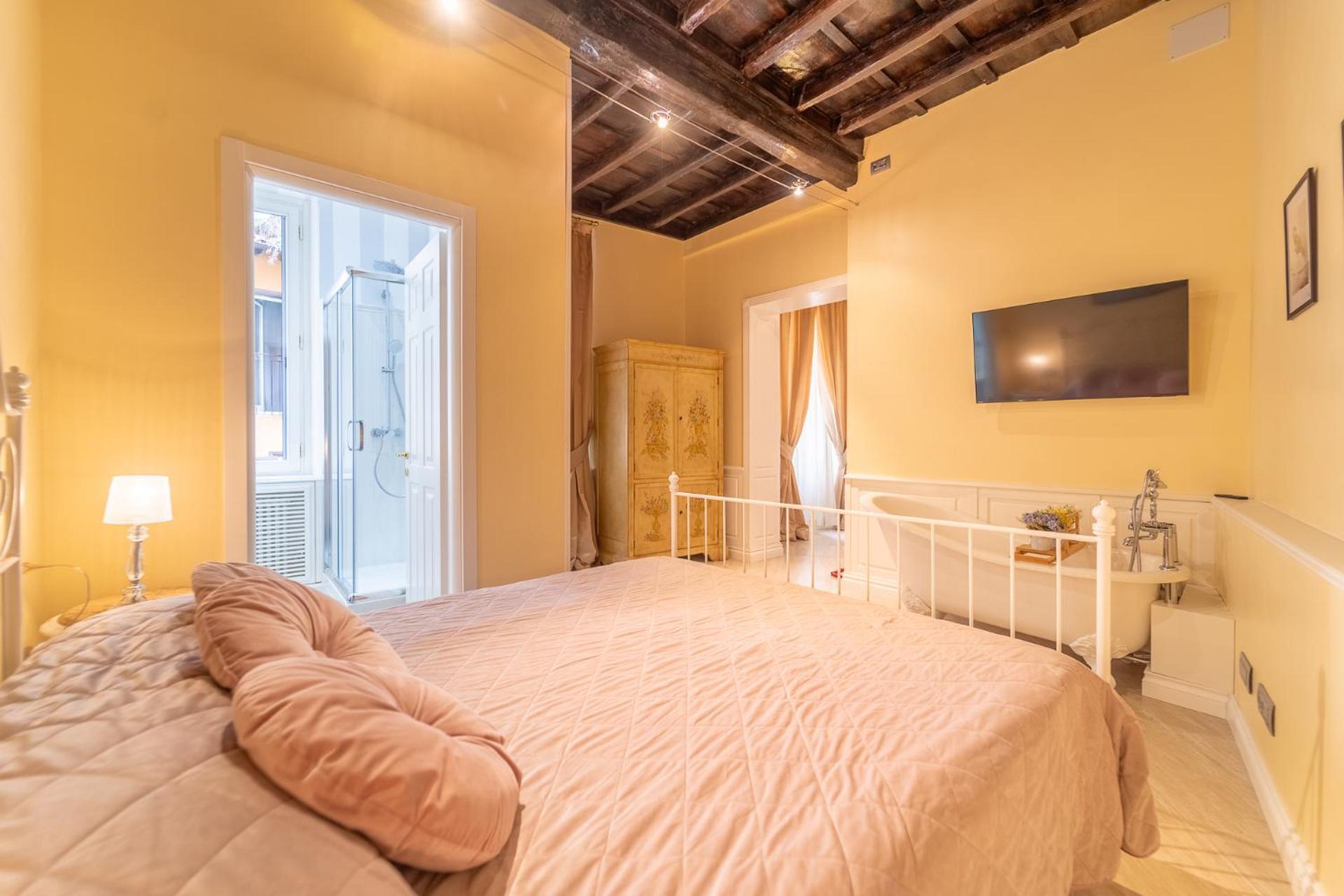 Secret Luxury Retreat In The Heart Of The Ghetto By Houseeds Apartment Rom