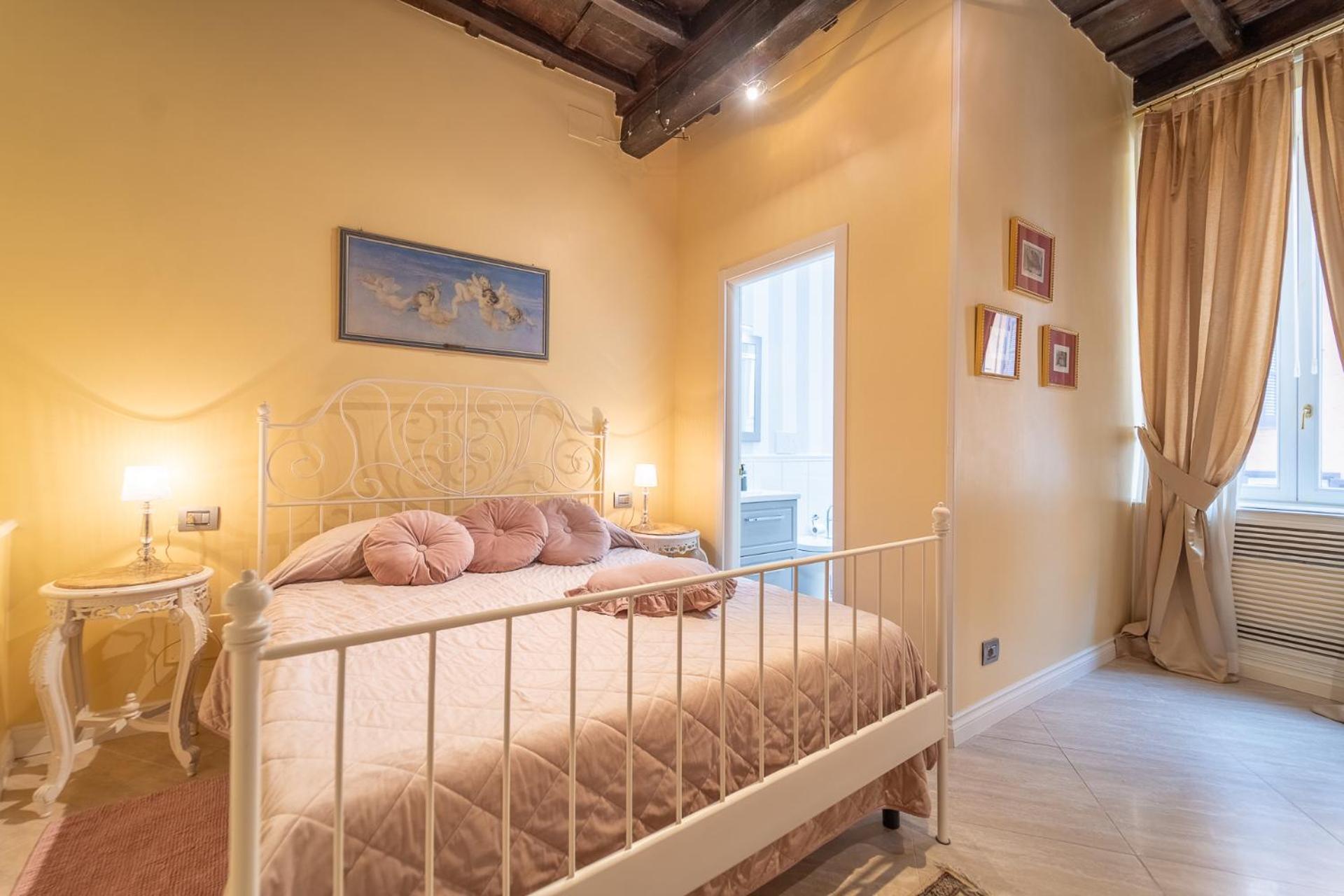 Apartment Secret Luxury Retreat In The Heart Of The Ghetto By Houseeds Rom